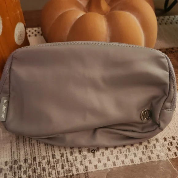 lululemon crossbody camera bag white opal Newest additions  Cinchable fleece (6) & crossbody camera bag both in white  opal! : r/lululemon